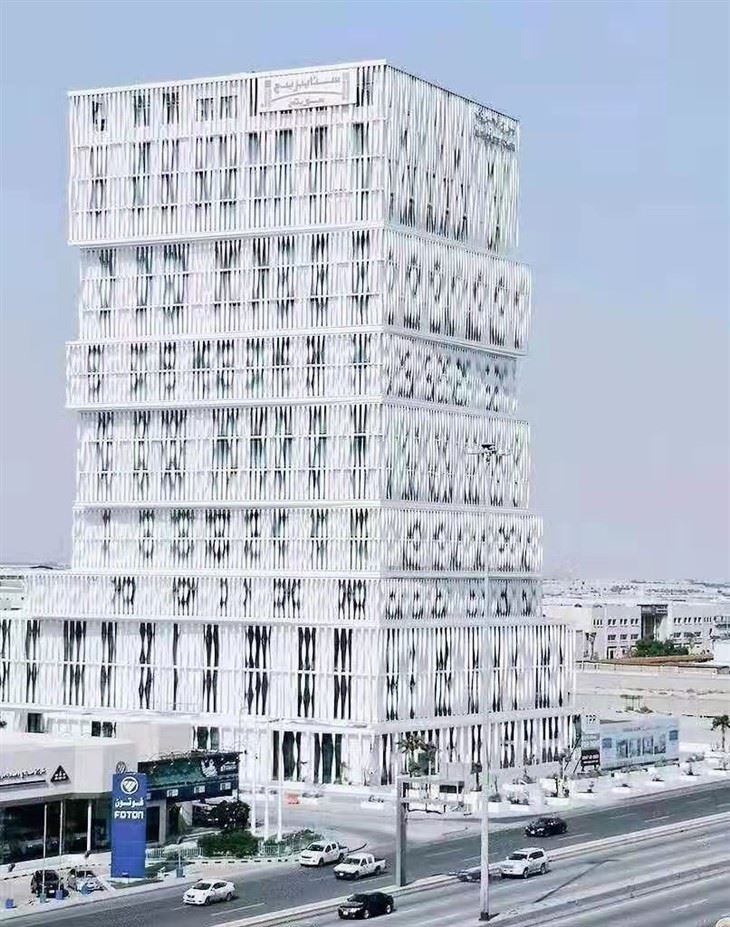 Pusat Perbelanjaan Mewah Hotel Bintang 5 Dekorasi Papan Langit-langit Aluminium Panel Pelapis Dinding Putar